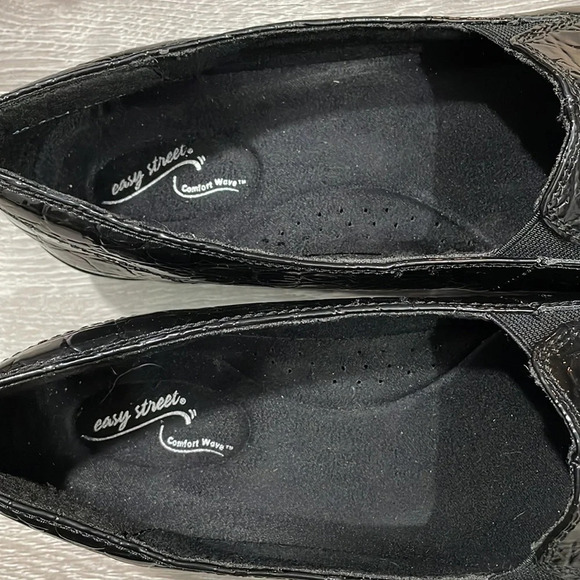 NWOT Easy Street Extra Wide Purpose Black Patent Croc Slip On Flats 9.5 WW - Picture 5 of 14
